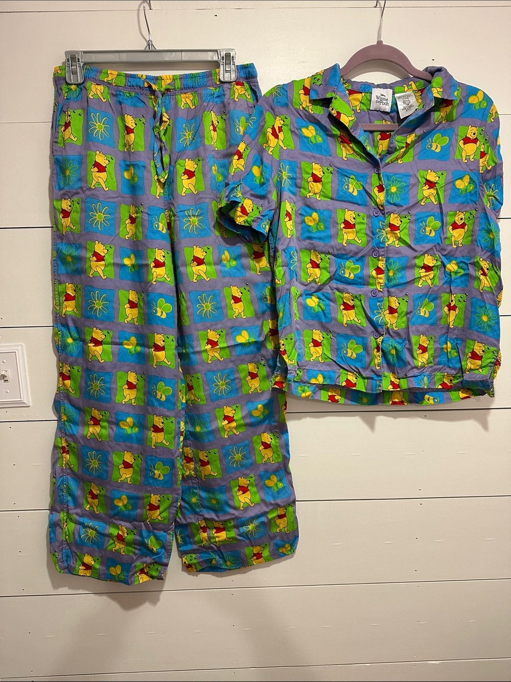 Woman’s Blue & Green Winnie-the-Pooh Pajama Set size medium